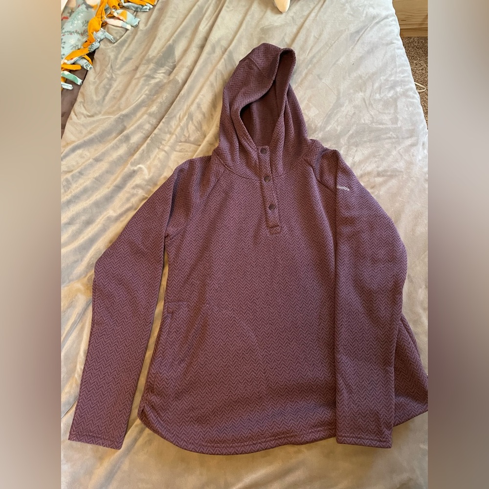 Women’s purple Columbia sweatshirt